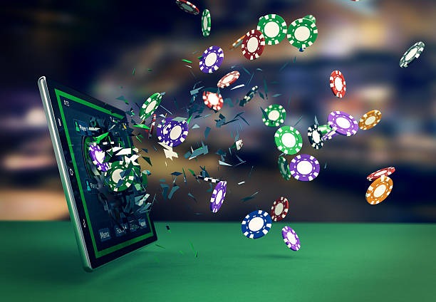 qqmobil new games dashboard showing latest slot releases and live tables